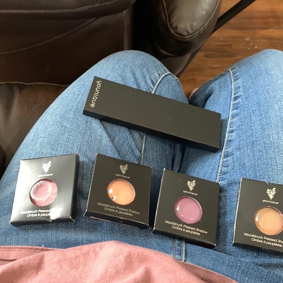 Brand new younique quad palette with four shades - Picture 1 of 1